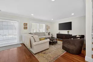 211 Barton Ave, Melville, NY 11747 - Photo 19