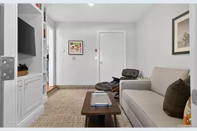 211 Barton Avenue, Melville, NY 11747 - Photo 9