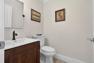 211 Barton Ave, Melville, NY 11747 - Photo 11