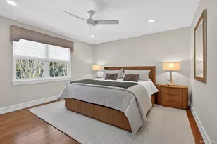 211 Barton Ave, Melville, NY 11747 - Photo 27