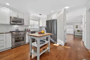 211 Barton Ave, Melville, NY 11747 - Photo 7