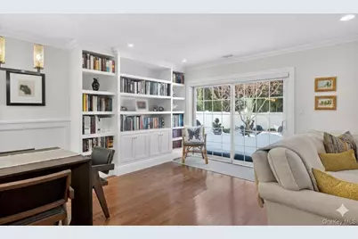 211 Barton Avenue, Melville, NY 11747 - Photo 15