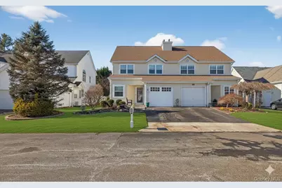 211 Barton Avenue, Melville, NY 11747 - Photo 3