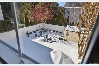 211 Barton Avenue, Melville, NY 11747 - Photo 31