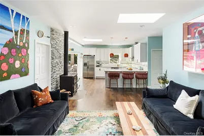 87 Washington Heights Avenue, Hampton Bays, NY 11946 - Photo 13