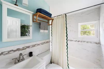 87 Washington Heights Avenue, Hampton Bays, NY 11946 - Photo 23