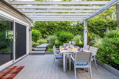 87 Washington Heights Avenue, Hampton Bays, NY 11946 - Photo 27