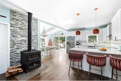 87 Washington Heights Avenue, Hampton Bays, NY 11946 - Photo 9