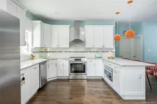 87 Washington Heights Ave, Hampton Bays, NY 11946 - Photo 11