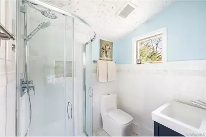 87 Washington Heights Avenue, Hampton Bays, NY 11946 - Photo 21