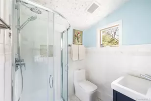 87 Washington Heights Ave, Hampton Bays, NY 11946 - Photo 21