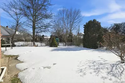 26 Terrace Avenue, Floral Park, NY 11001 - Photo 5