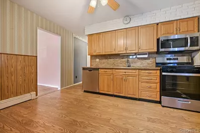 26 Terrace Avenue, Floral Park, NY 11001 - Photo 7