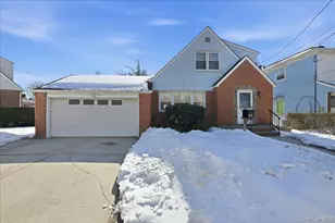 26 Terrace Ave, Floral Park, NY 11001 - Photo 3