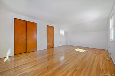 26 Terrace Avenue, Floral Park, NY 11001 - Photo 25