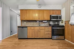 26 Terrace Ave, Floral Park, NY 11001 - Photo 9