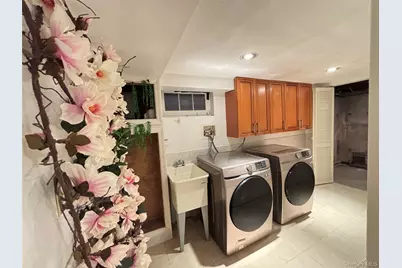 105 Seaman Road, Jericho, NY 11753 - Photo 21