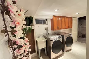 105 Seaman Rd, Jericho, NY 11753 - Photo 21