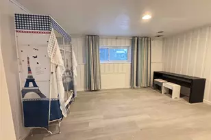 105 Seaman Rd, Jericho, NY 11753 - Photo 11