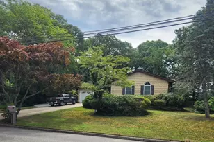 38 Maria Ct, Holbrook, NY 11741 - Photo 5