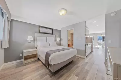 131 S Emerson Avenue #216, Montauk, NY 11954 - Photo 7