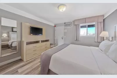 131 S Emerson Avenue #216, Montauk, NY 11954 - Photo 9