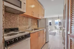 131 S Emerson Ave, Montauk, NY 11954 - Photo 5