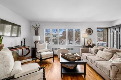 39 Garnet Lane, Plainview, NY 11803 - Photo 5