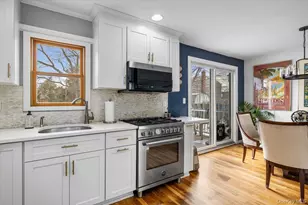 39 Garnet Ln, Plainview, NY 11803 - Photo 9