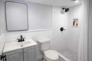 321 Oakford St, West Hempstead, NY 11552 - Photo 7