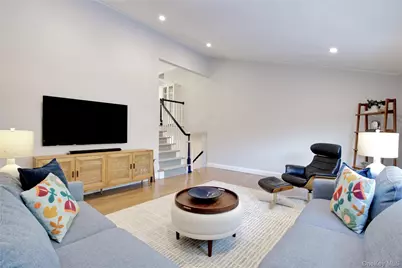 26 Marlin Lane, Port Washington, NY 11050 - Photo 15