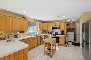 77 Fairway Dr, Wading River, NY 11792 - Photo 7