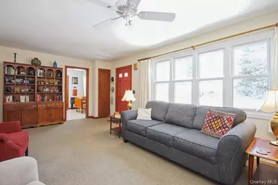 82 Sleight Plass Road, Poughkeepsie, NY 12603 - Photo 9