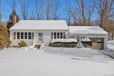 82 Sleight Plass Road, Poughkeepsie, NY 12603 - Photo 1