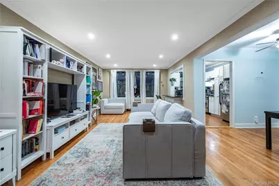 1 Jefferson Avenue #A12, Rockville Centre, NY 11570 - Photo 3