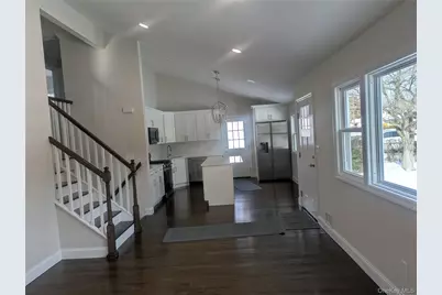 1550 N Gardiner Drive, Bay Shore, NY 11706 - Photo 13