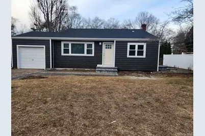 1550 N Gardiner Drive, Bay Shore, NY 11706 - Photo 1