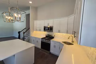 1550 N Gardiner Dr, Bay Shore, NY 11706 - Photo 3