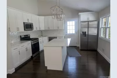 1550 N Gardiner Drive, Bay Shore, NY 11706 - Photo 5