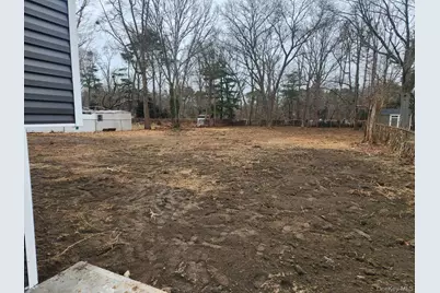 1550 N Gardiner Drive, Bay Shore, NY 11706 - Photo 21