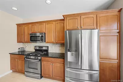 17 Sonata Court, Lake Grove, NY 11755 - Photo 7