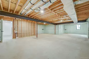 38 Pond Ln, Levittown, NY 11756 - Photo 39