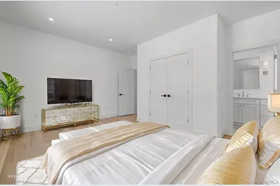 38 Pond Lane, Levittown, NY 11756 - Photo 17