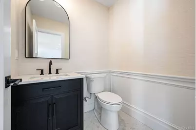 38 Pond Lane, Levittown, NY 11756 - Photo 19