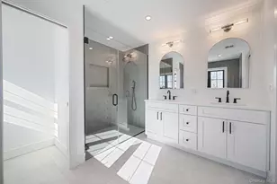 38 Pond Ln, Levittown, NY 11756 - Photo 27