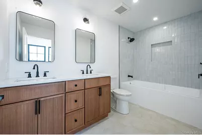 38 Pond Lane, Levittown, NY 11756 - Photo 35