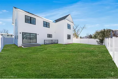 38 Pond Lane, Levittown, NY 11756 - Photo 41