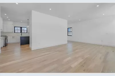 38 Pond Lane, Levittown, NY 11756 - Photo 3