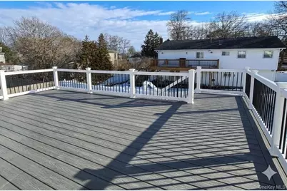 342 Everard Street, Dix Hills, NY 11746 - Photo 25