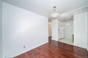 172 Lawrence Park Terrace, Bronxville, NY 10708 - Photo 7